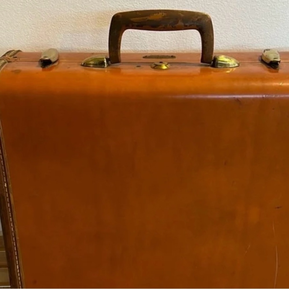 Samsonite large suitcase
